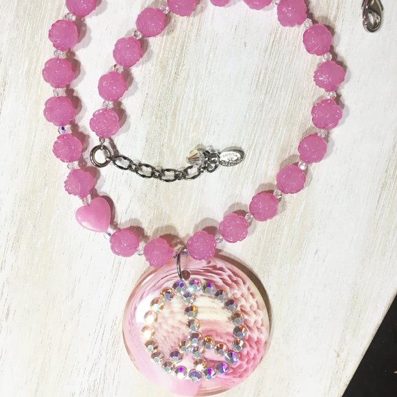 TARINA TARANTINO BABY PINK CRYSTAL LUCITE "PEACE" PENDANT & ROSE BEADED NECKLACE - Picture 9 of 14